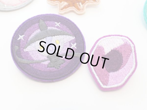 Photo2: Pokemon Center 2022 SHINKA NO ISHI Embroidery Brooch Collection Lampent ver. (2)