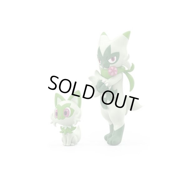 Photo2: BANDAI POKEMON SCALE WORLD Paldea edition "Sprigatito & Floragato" 1/20 Figure (2)