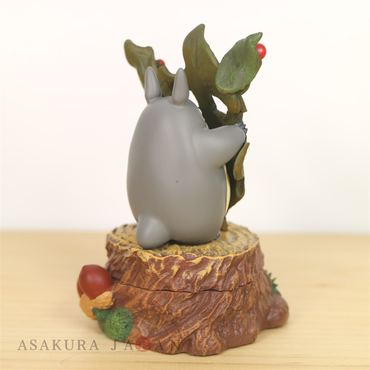 Mini Totoro With Leaf Figure - Mini Totoro Figures 2022
